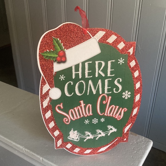 NWT Gleaming Glittered Here Comes Santa Claus Holiday Decoration Sign - Picture 11 of 11